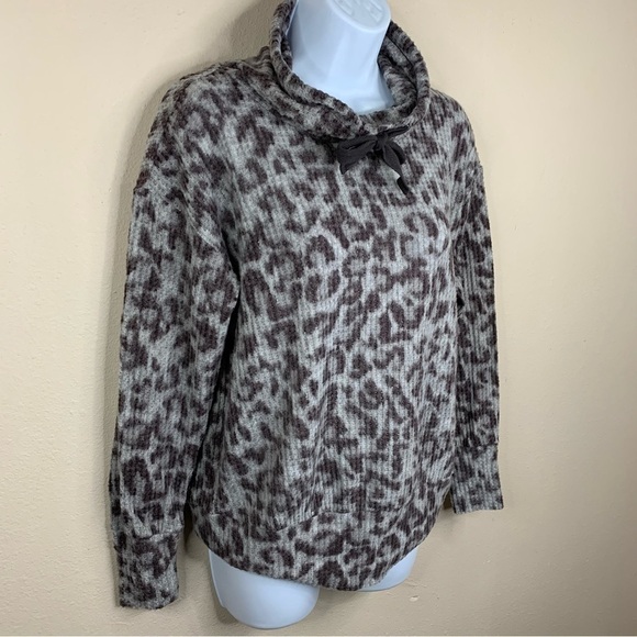 M Como Vintage Beige Leopard Print Cowlneck Pullover Medium Stretch 8 10 - Picture 2 of 9